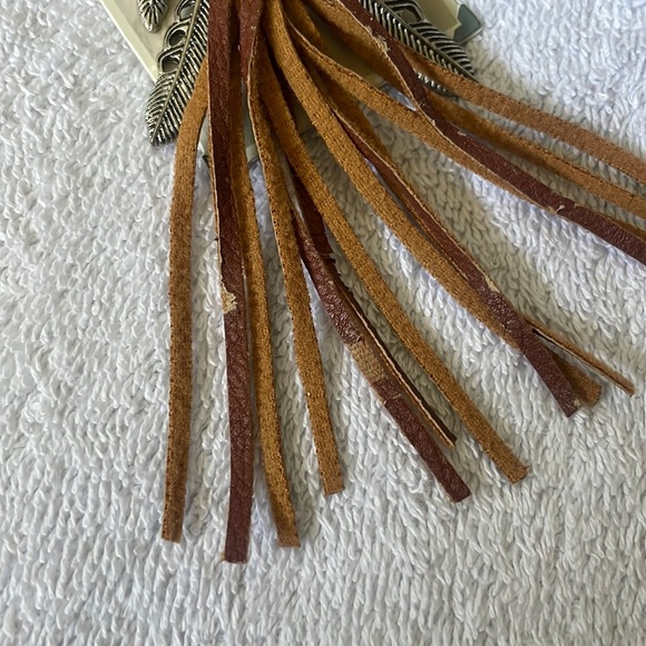 Poetic Spirit -Jewelry making accessory. Silver, Turquoise stone & brown leather - Picture 5 of 16